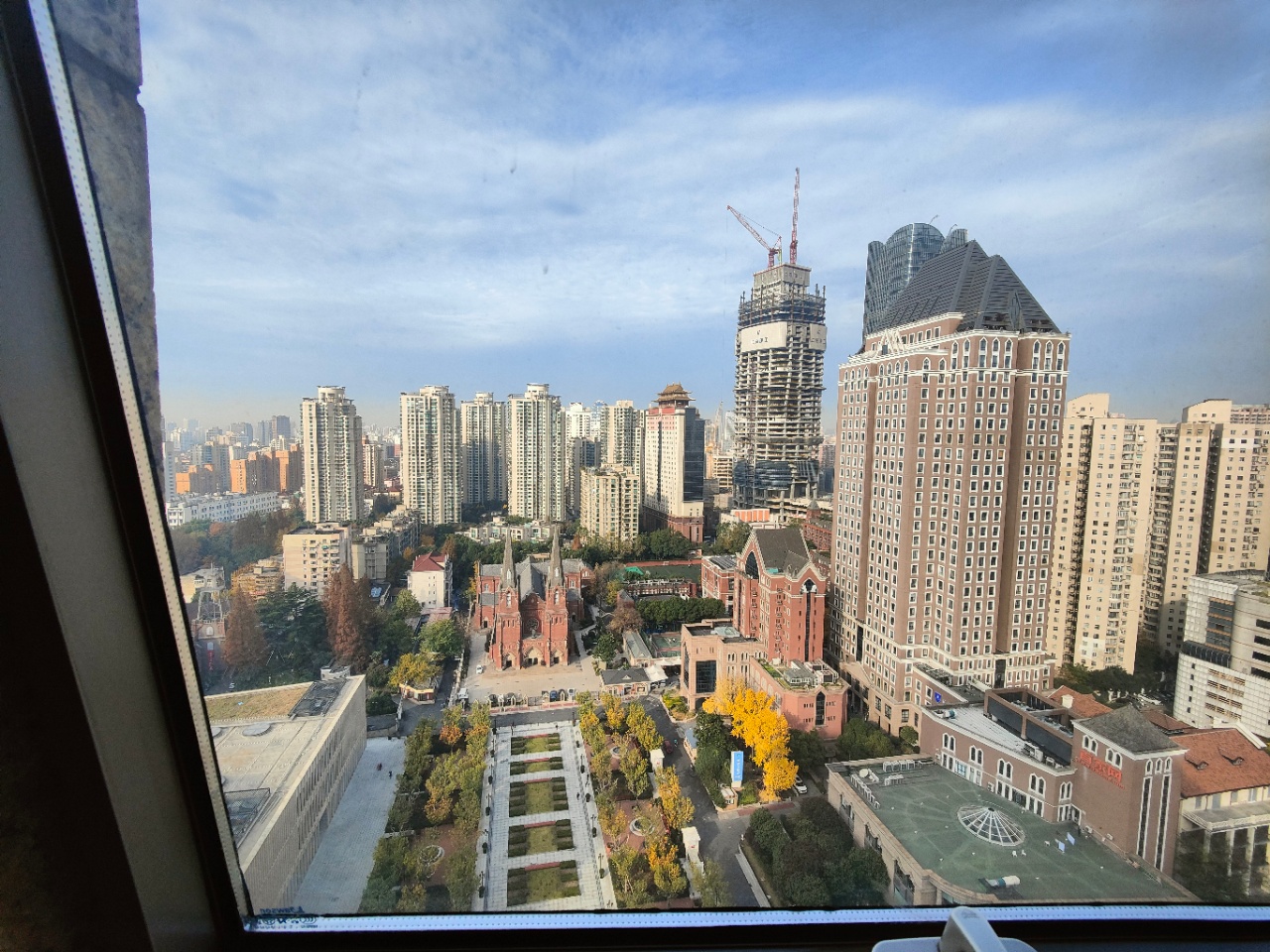 9-22041QP214W2.jpg 徐家汇商圈中金国际广场小面积现房精装修带家具拎包入住(图4)