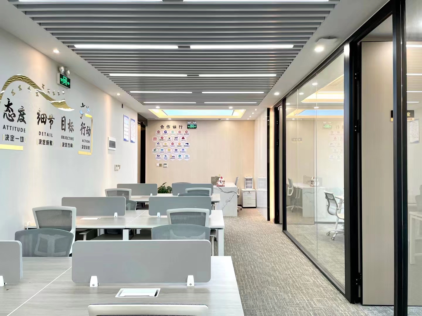 16-220419114543911.jpg 静安1788国际中心261平精装修带家具优质房源出租(图4)