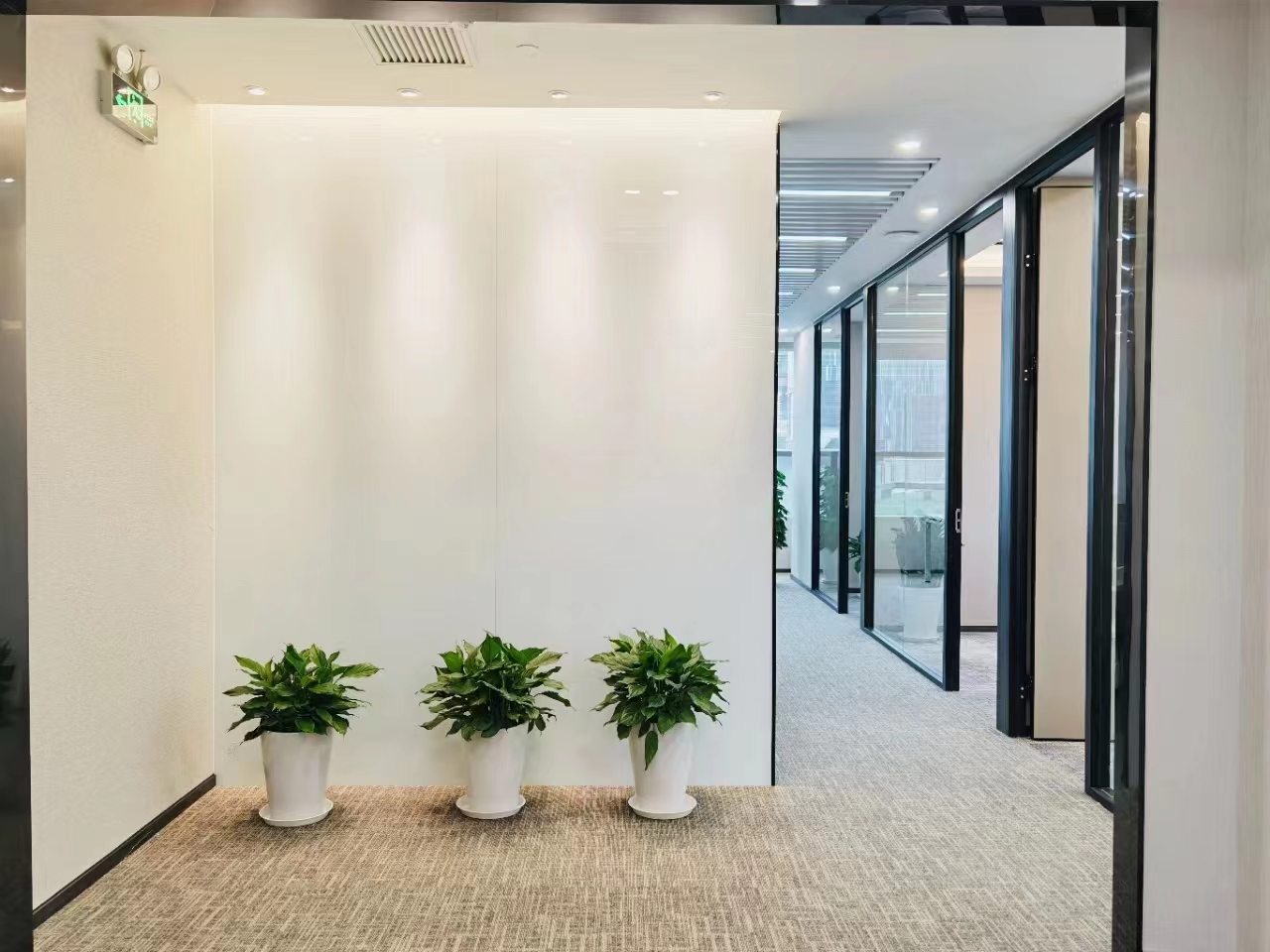 静安1788国际中心210平精装修优质房源出租(图2)