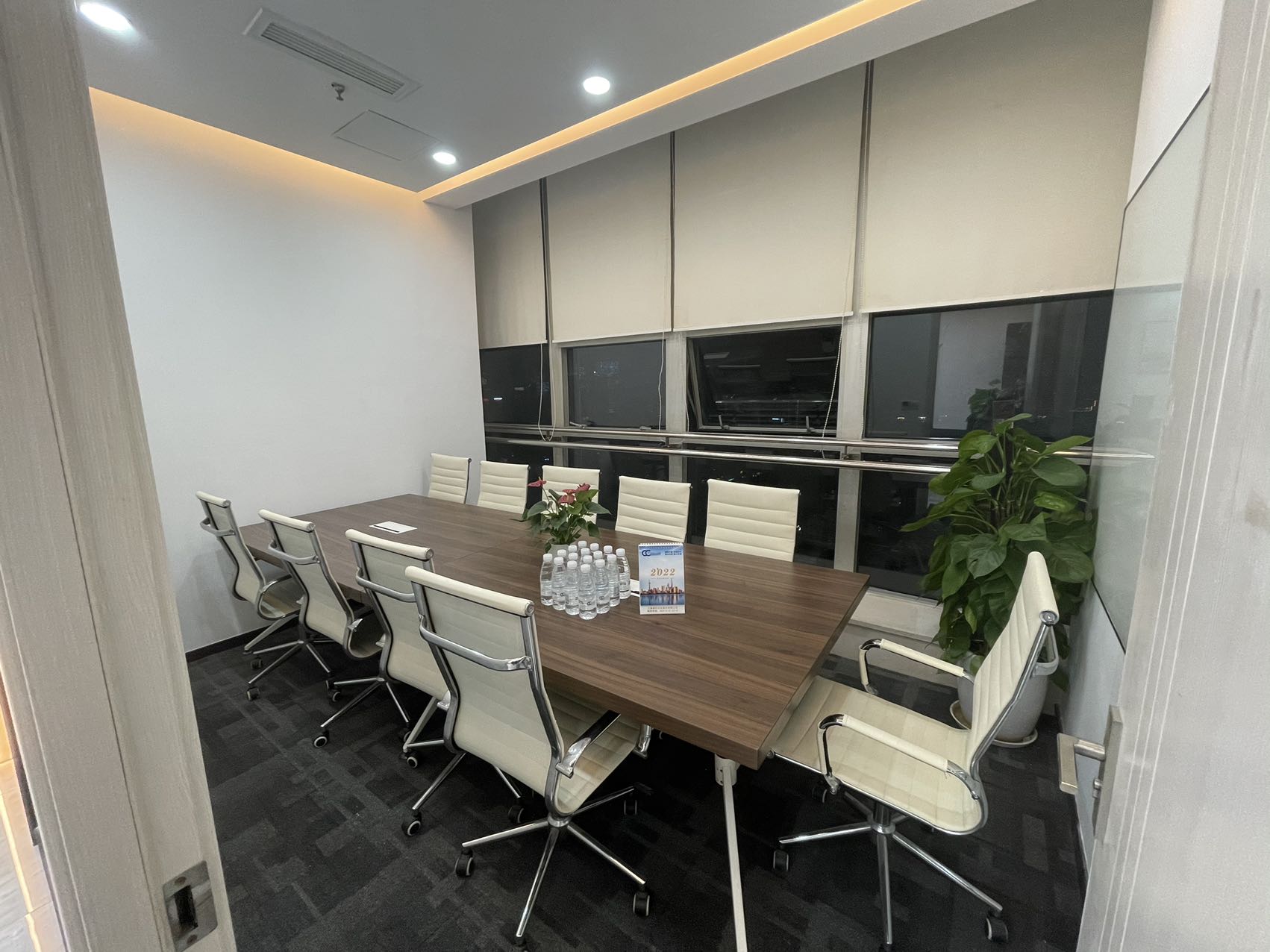 浦东中融恒瑞国际大厦280平精装修带家具四轨交汇交通方便(图3)