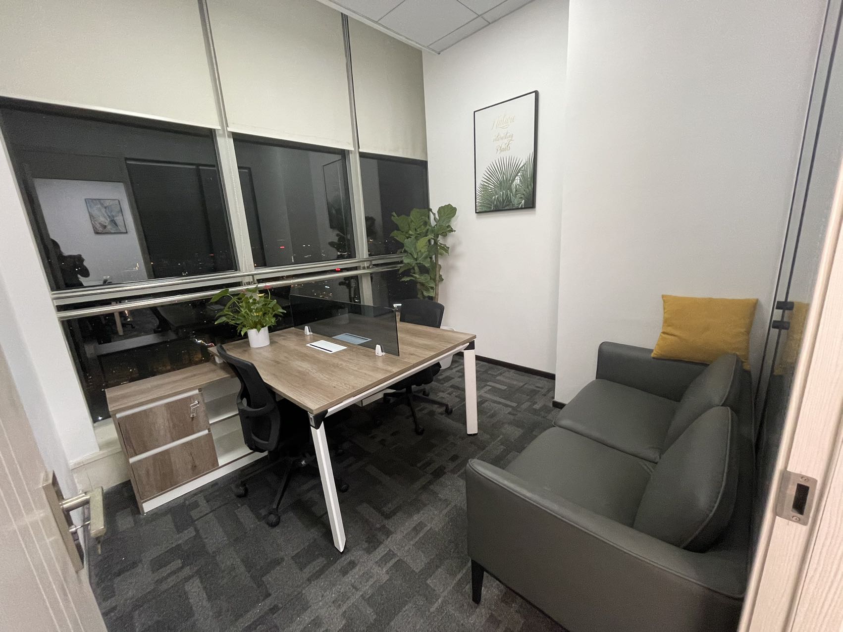 浦东中融恒瑞国际大厦280平精装修带家具四轨交汇交通方便(图6)