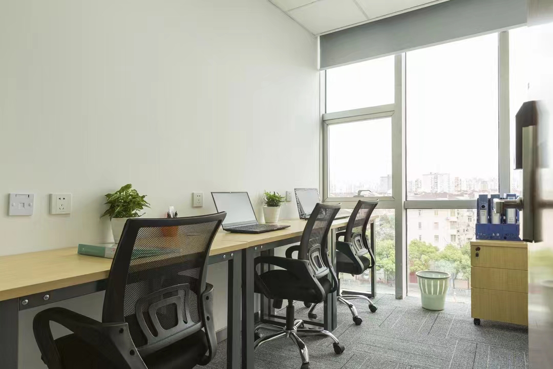 16-220420121235114.jpg 上海锦沧文华广场115平精装修带家具优质房源出租(图1)