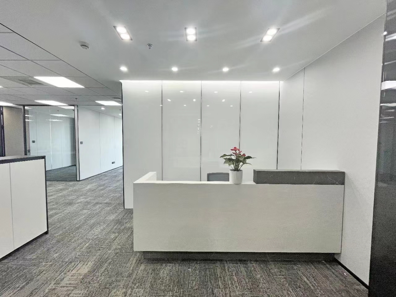 静安国立大厦243平精装修带家具优质房源出租(图1)