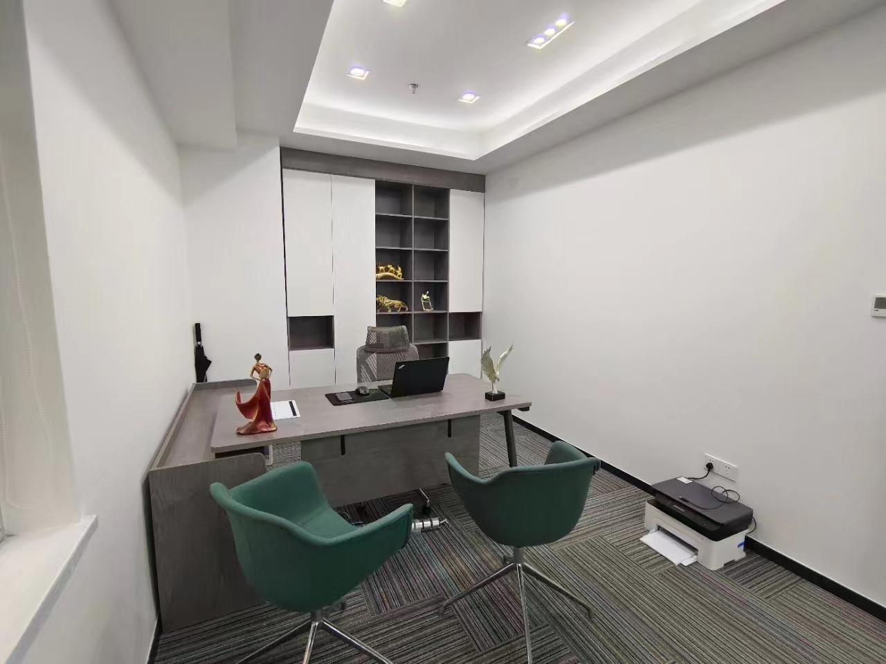 16-220421144303623.jpg 静安国立大厦378平精装修带家具优质房源出租(图4)