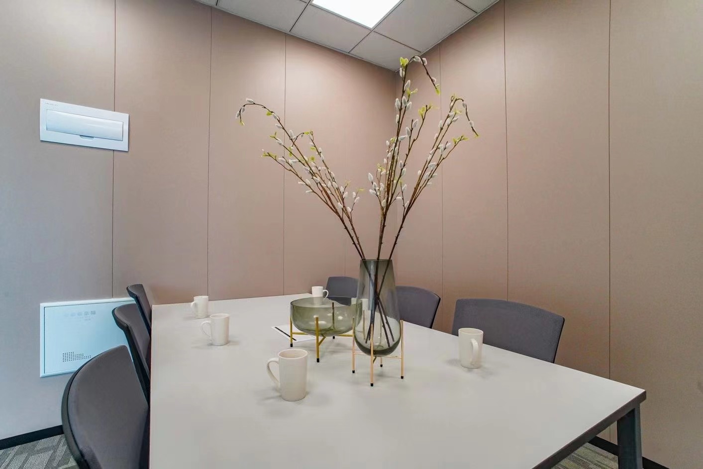 9-2204211I52K38.jpg 四川北路商圈吉汇大厦精装修带家具拎包入住(图4)