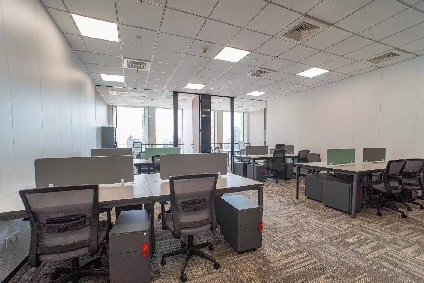 9-2204211I52UQ.jpg 四川北路商圈吉汇大厦精装修带家具拎包入住(图6)