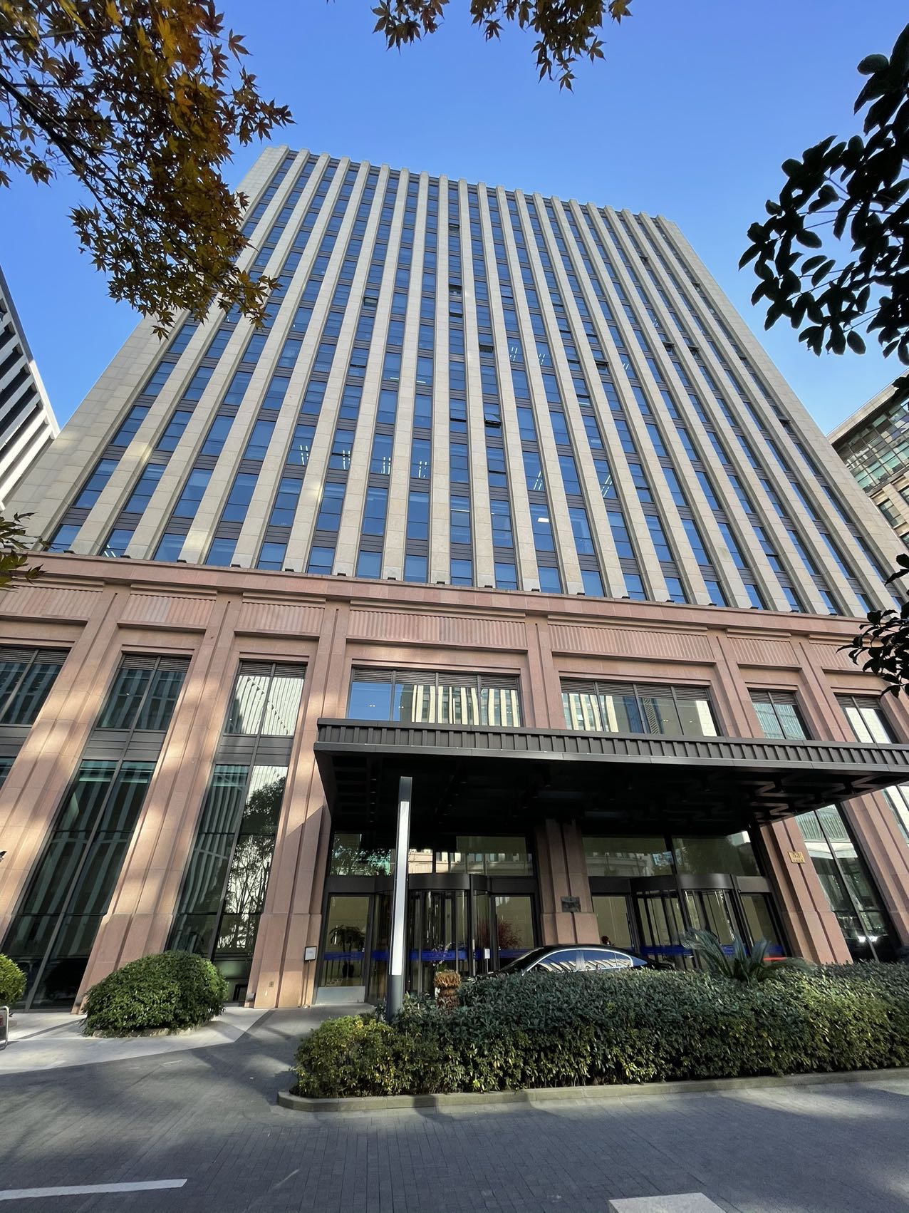 世博园中铝大厦精装修带家具拎包入住多面积可选(图1)