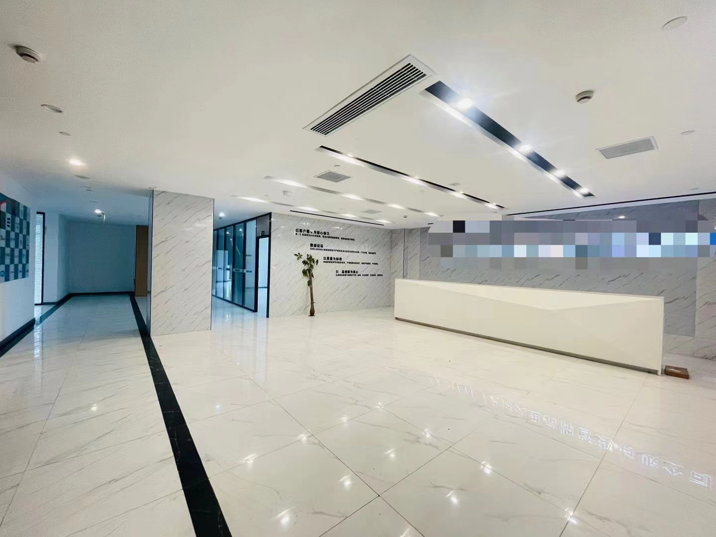 16-220424135Q5254.jpg 上海静安嘉里中心219平精装修带家具优质房源出租(图2)