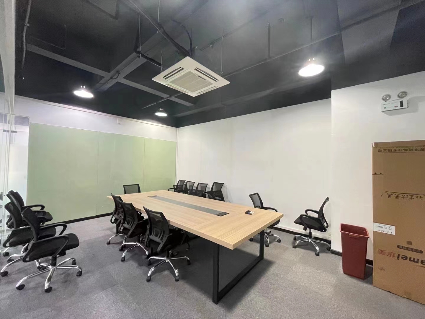 静安越洋广场167平精装修带家具优质房源出租(图3)