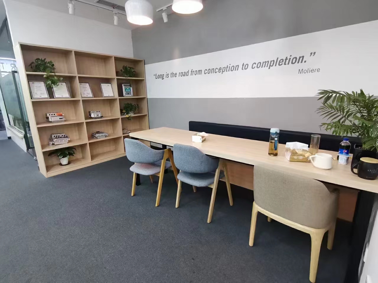 静安阿波罗大厦199平精装修带家具优质房源出租(图2)