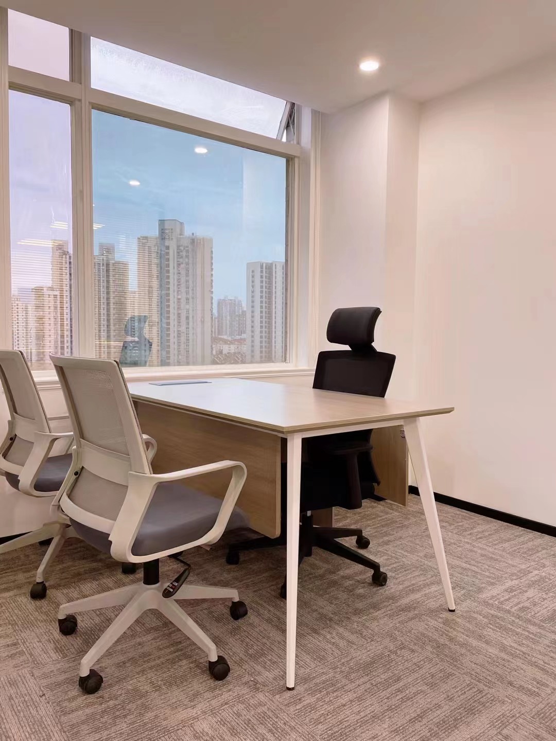 9-22042GJ43B92.jpg 火车站联通国际大厦200平精装修带家具看苏州河(图4)