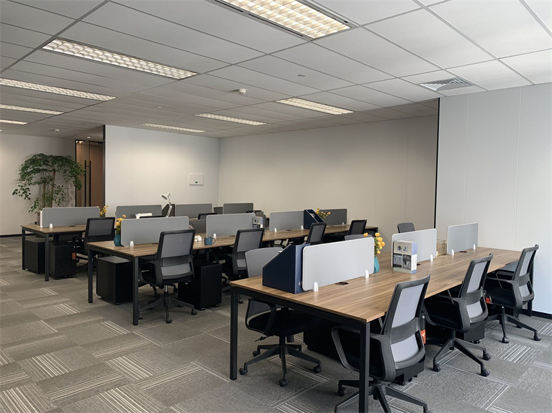 12-22042Q119411a.jpg 源深金融大厦10到200平方,精装修写字楼,拎包入住(图3)