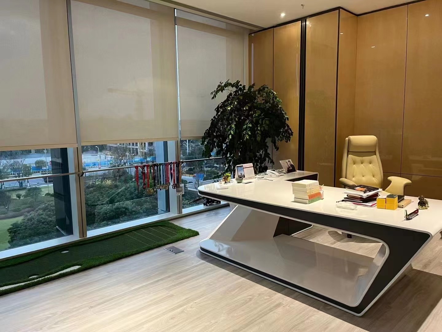 7-22042914505Q09.jpg 环贸广场 徐汇陕西南路地铁上盖 高品质楼盘 地段优越 可定制装修 500平1000平 精装修拎包入住(图5)