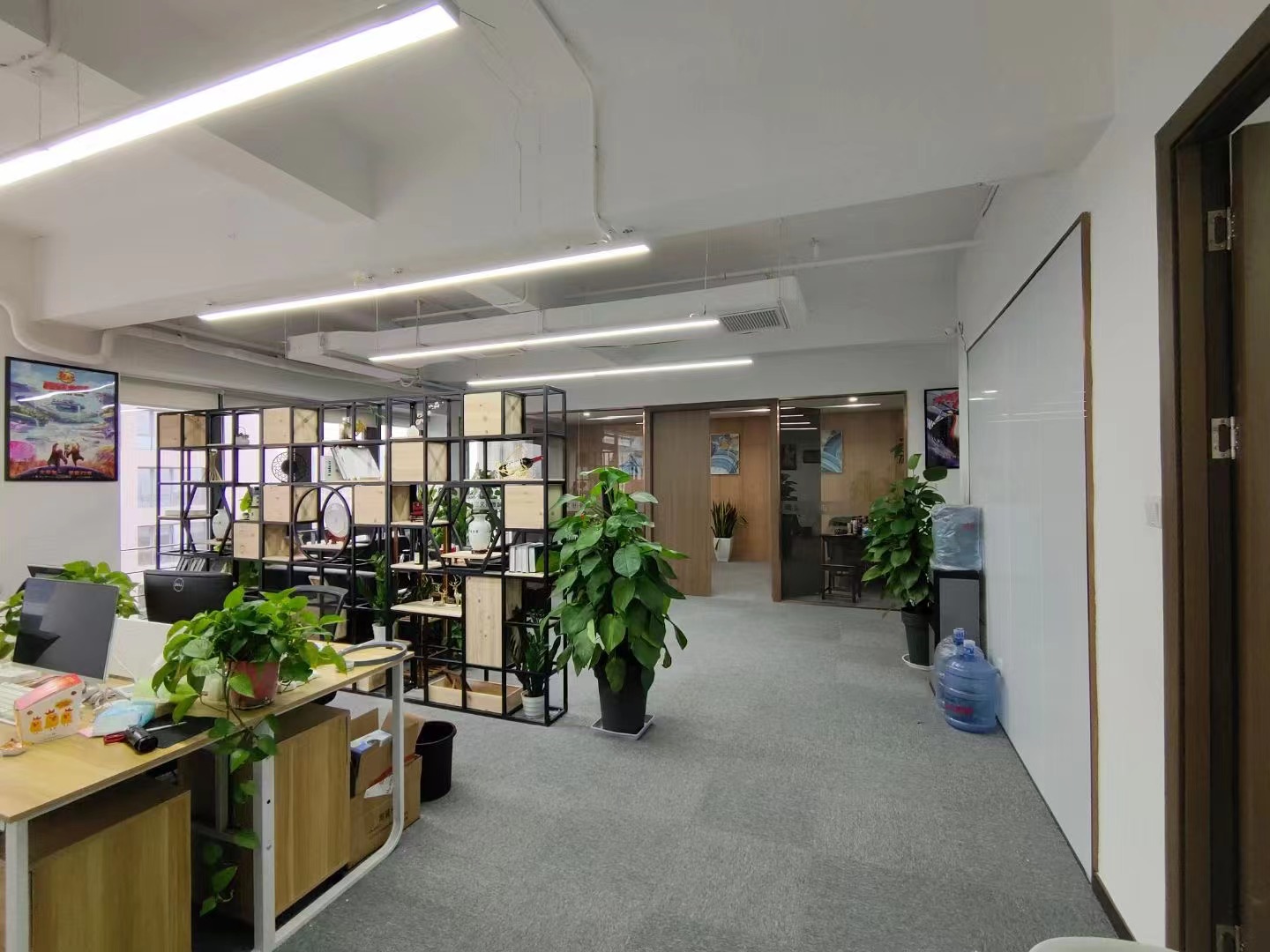 9-220505215013N7.jpg 静安城市新汇200平精装修带家具拎包入住正对电梯厅(图2)