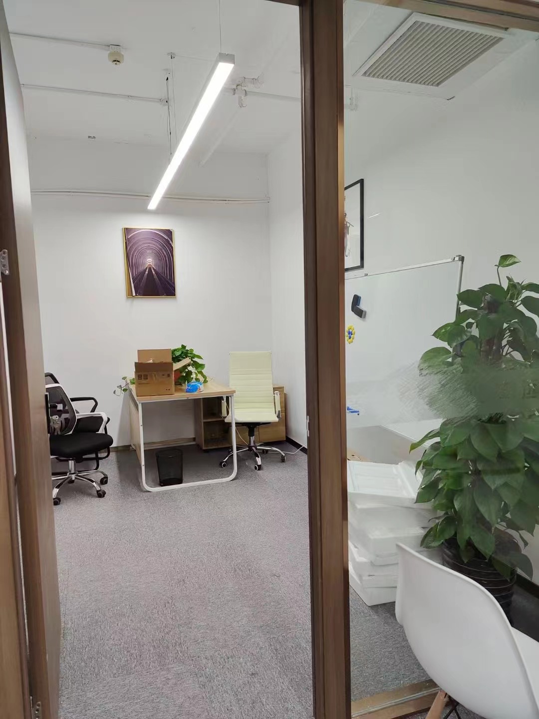 9-2205052150155C.jpg 静安城市新汇200平精装修带家具拎包入住正对电梯厅(图9)