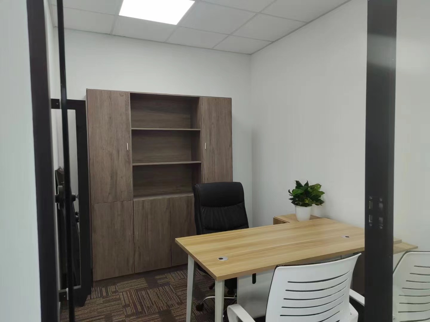 银石科技商务园区170平精装修带家具拎包入住(图3)