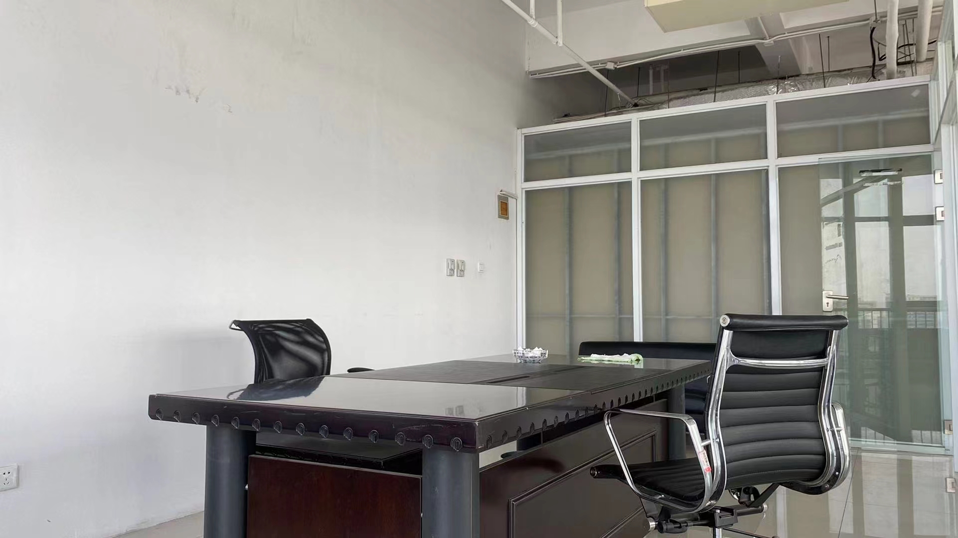 新茂大楼190平精装修带家具优质房源出租(图4)