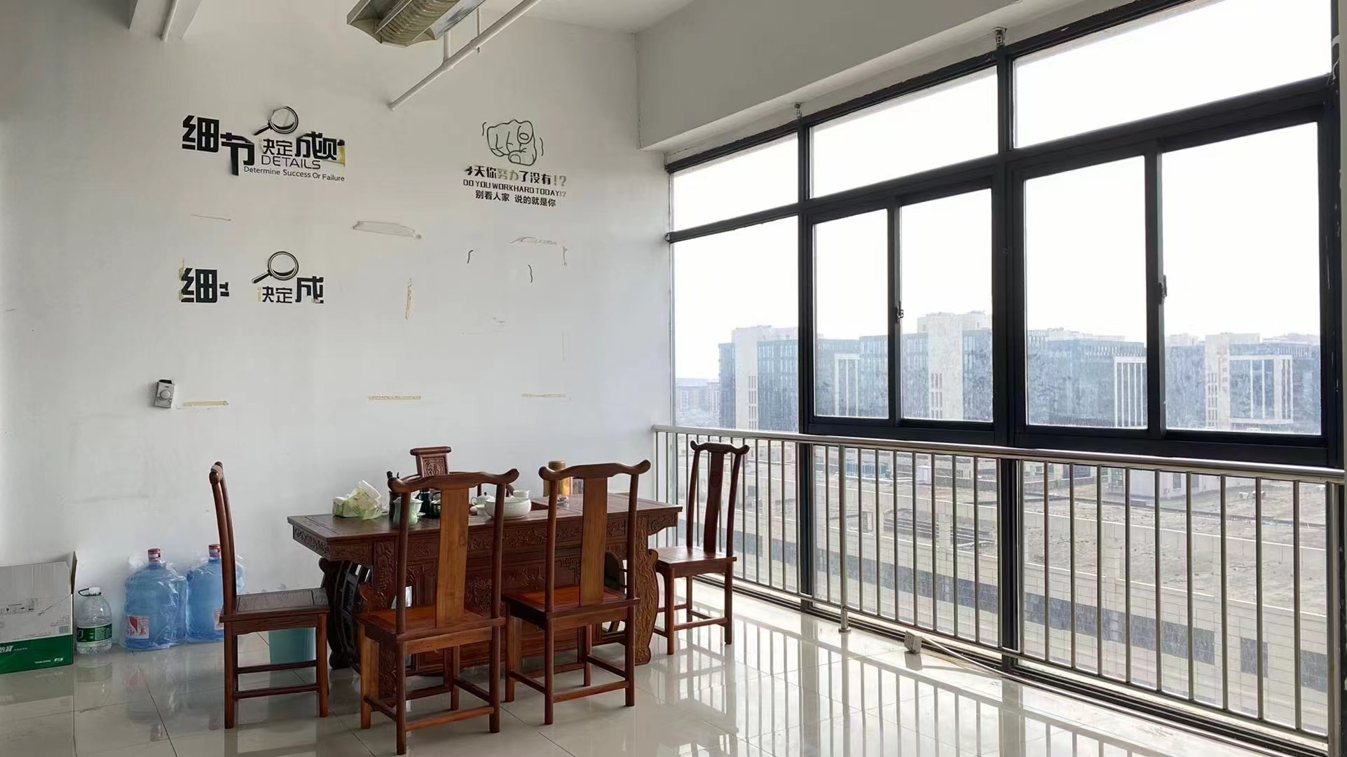 新茂大楼190平精装修带家具优质房源出租(图1)