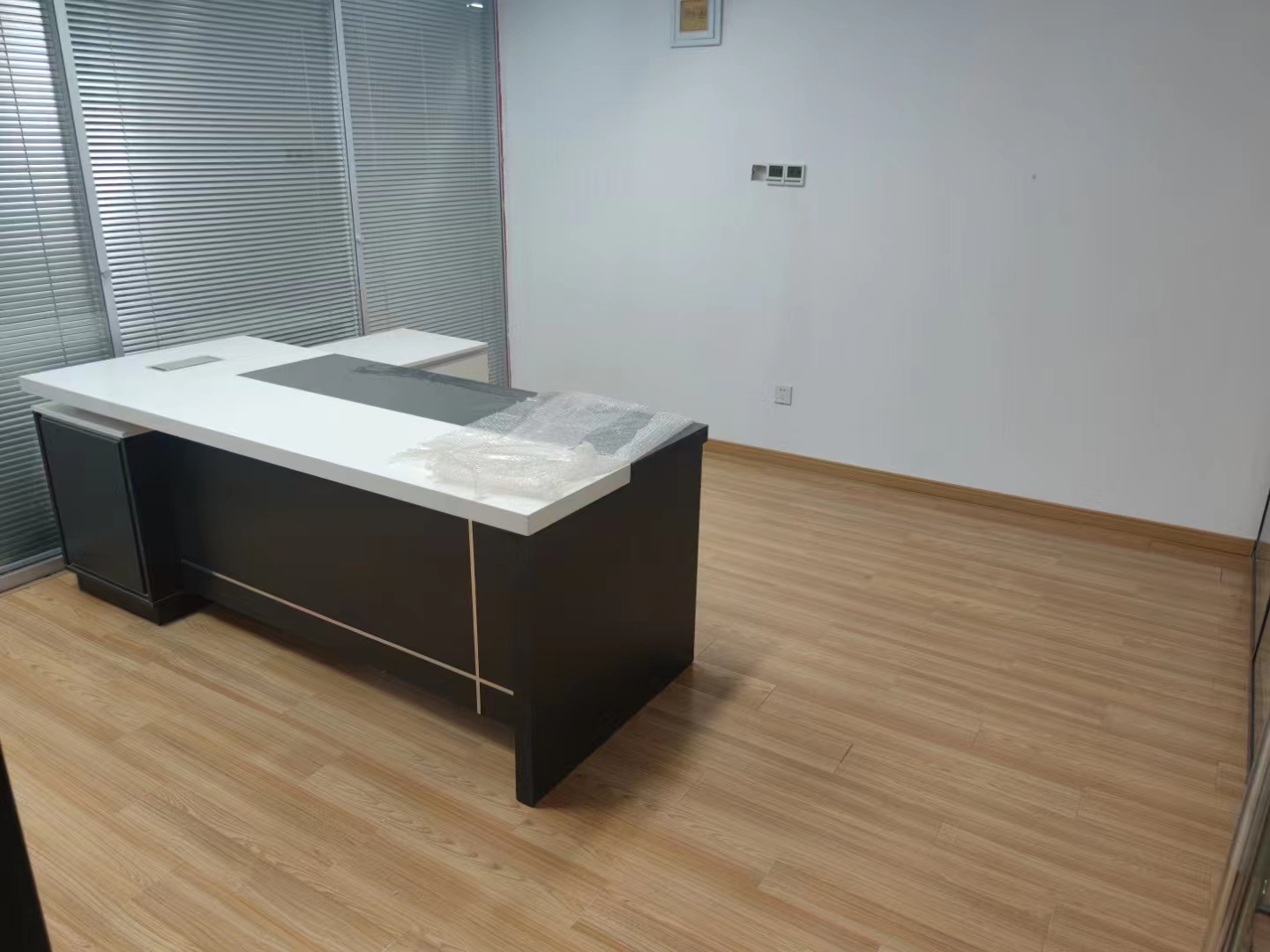 漕河泾上海研祥科技大厦189平精装修带家具优质房源出租(图3)