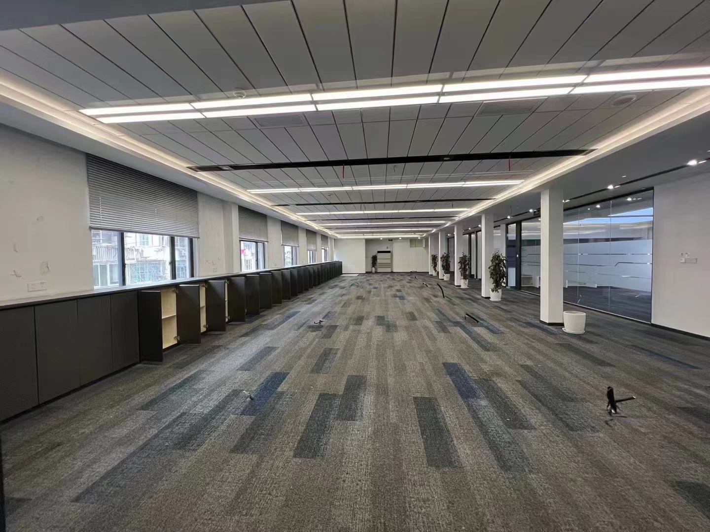 16-22050G626211c.jpg 漕河泾上海研祥科技大厦267平精装修带家具优质房源出租(图2)