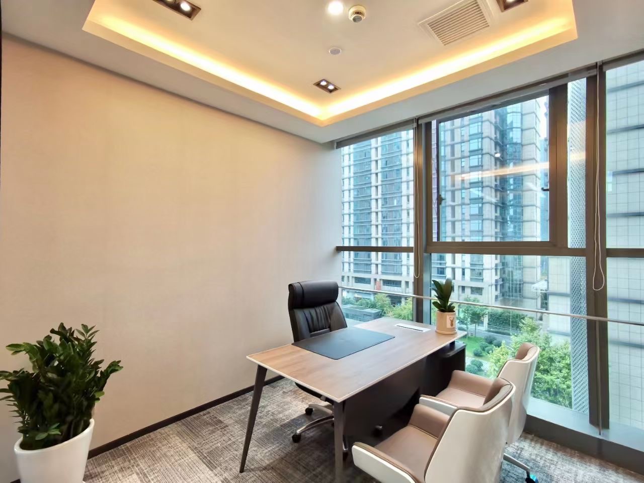 杨浦中航天盛广场 10号线三门路地铁站 高品质楼盘 精装修带家具 拎包入住 适合加班 交通方便 24小时空调 500平1000平半层整层出租(图2)