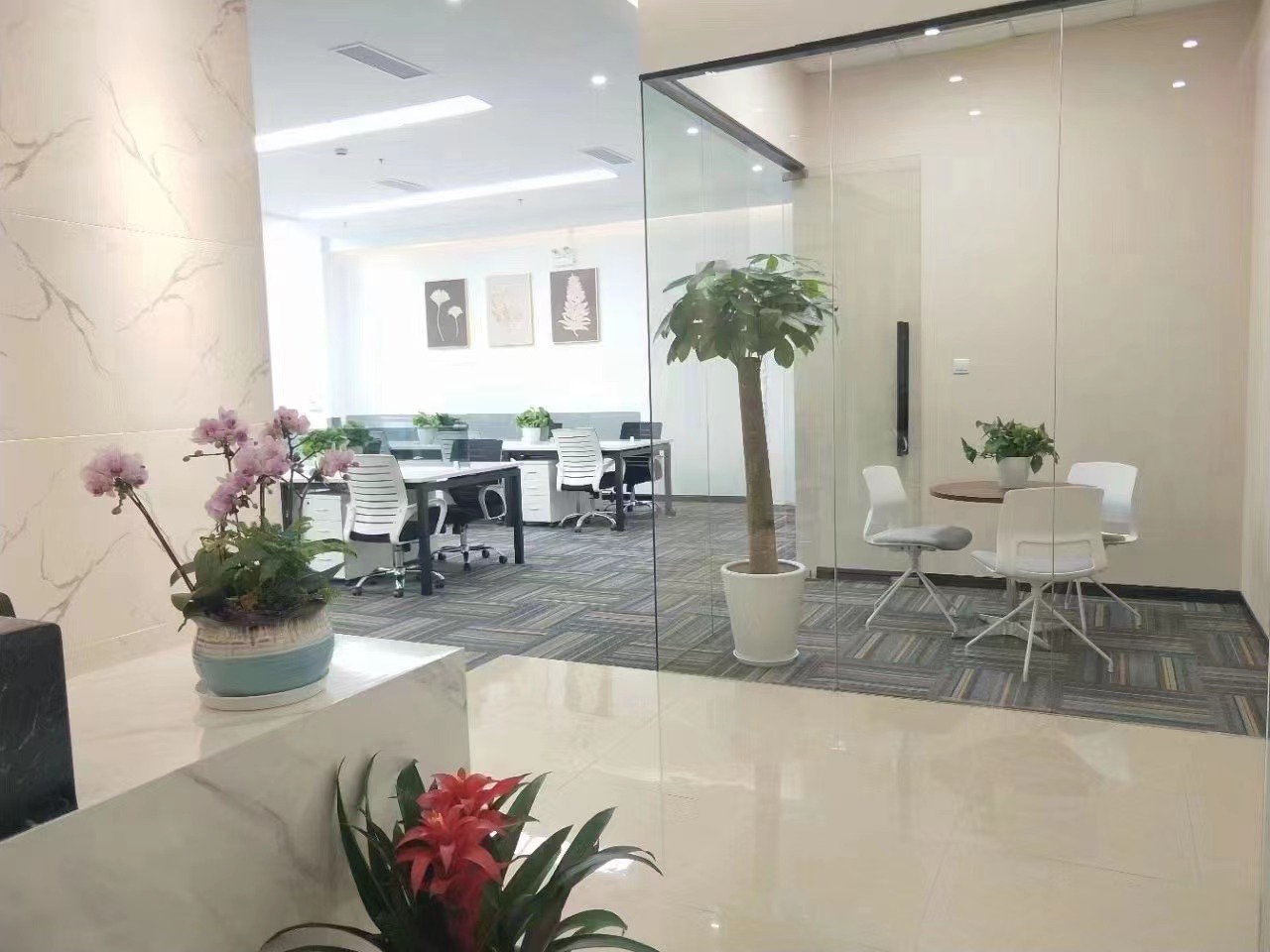 9-22050H34140204.jpg 浦东中融恒瑞国际大厦200平精装修带家具拎包入住(图3)