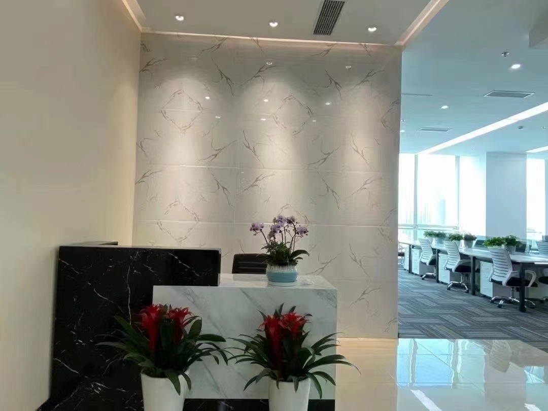 9-22050H34140U2.jpg 浦东中融恒瑞国际大厦200平精装修带家具拎包入住(图1)