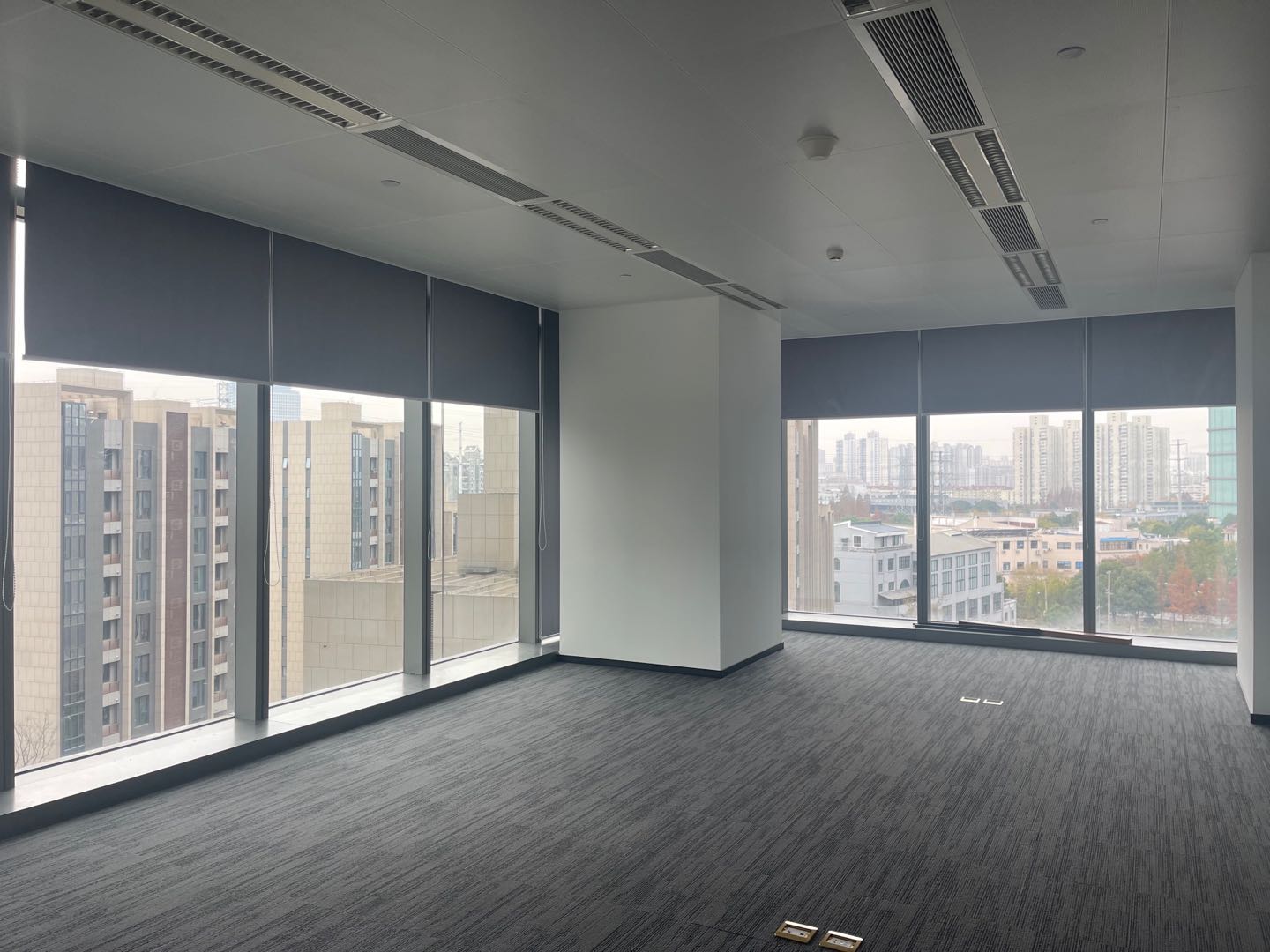 7-22050912130JS.jpg 徐汇上海实业大厦 写字楼出租 徐家汇商圈地铁站附近 高品质新楼盘 定制装修 精装修带家具 拎包入住 1000平可定制装修出租(图4)