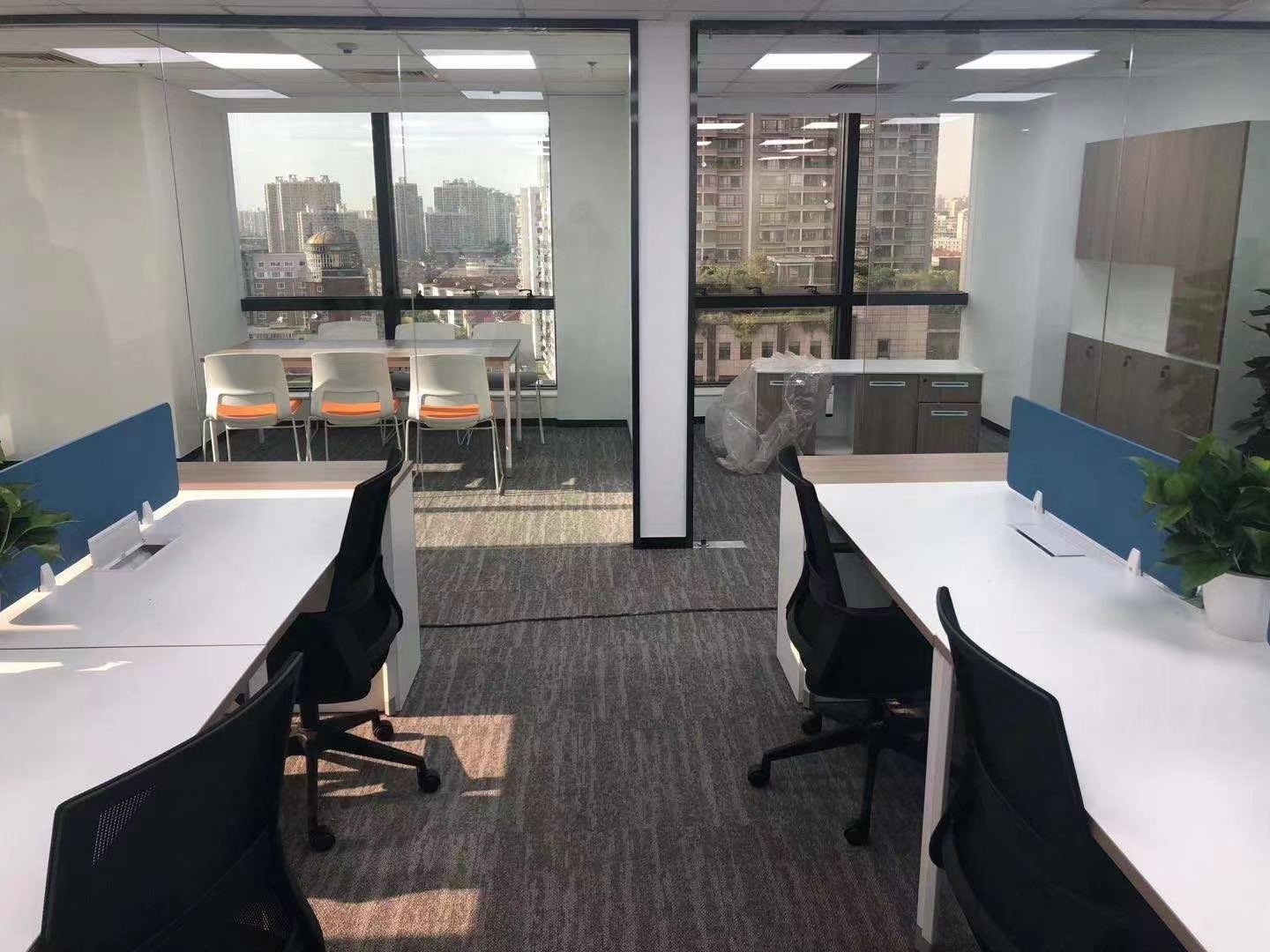 16-2205101143592V.jpg 静安区联通国际大厦167平精装修带家具优质房源出租(图3)