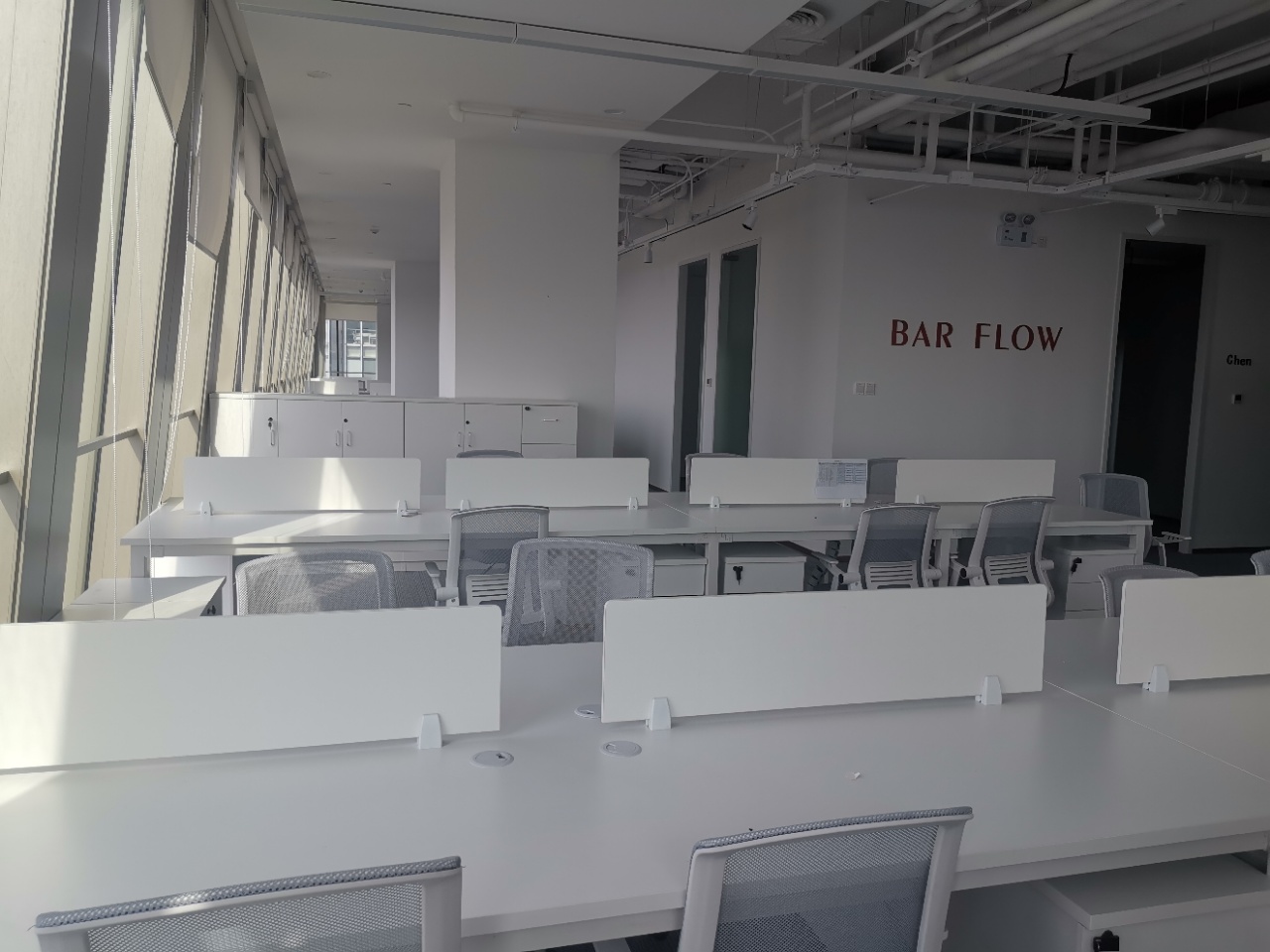 9-22051021203I59.jpg 长宁古北SOHO500平精装修带家具拎包入住(图5)