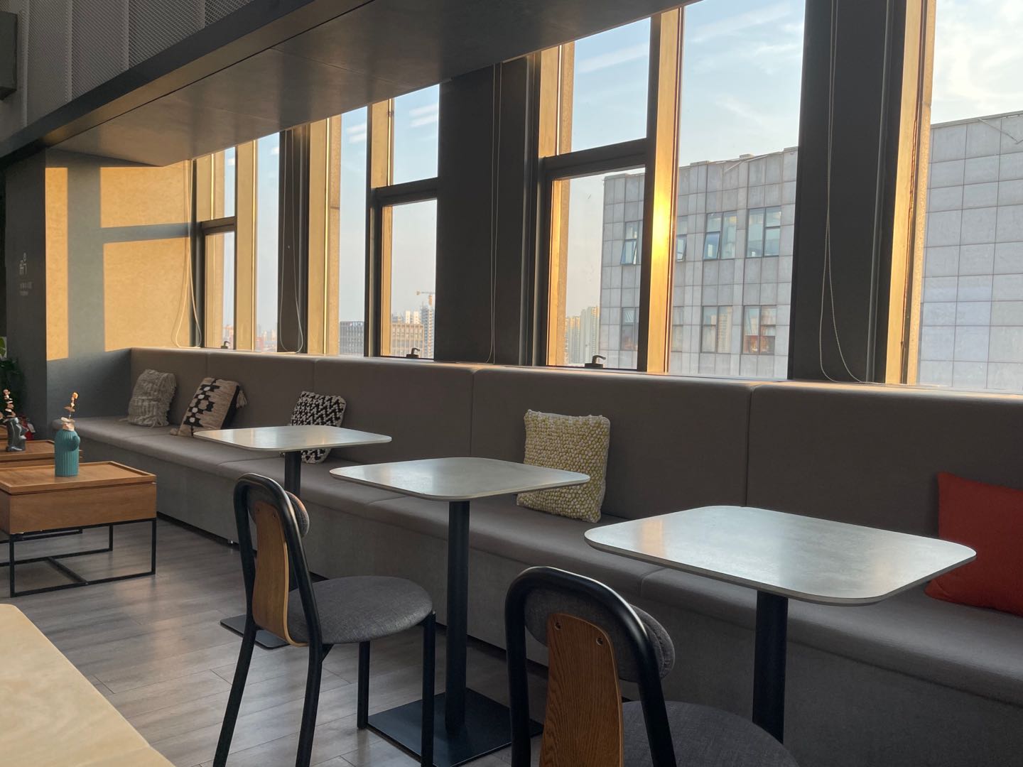 12-2205111A125406.jpg 1788国际中心静安区南京西路CBD近地铁高性价比(图3)