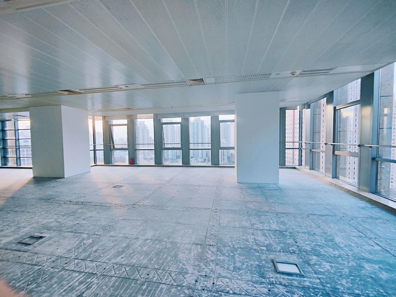 9-2205122236125D.jpg 徐家汇中金国际广场240平现房出租地铁上盖(图3)