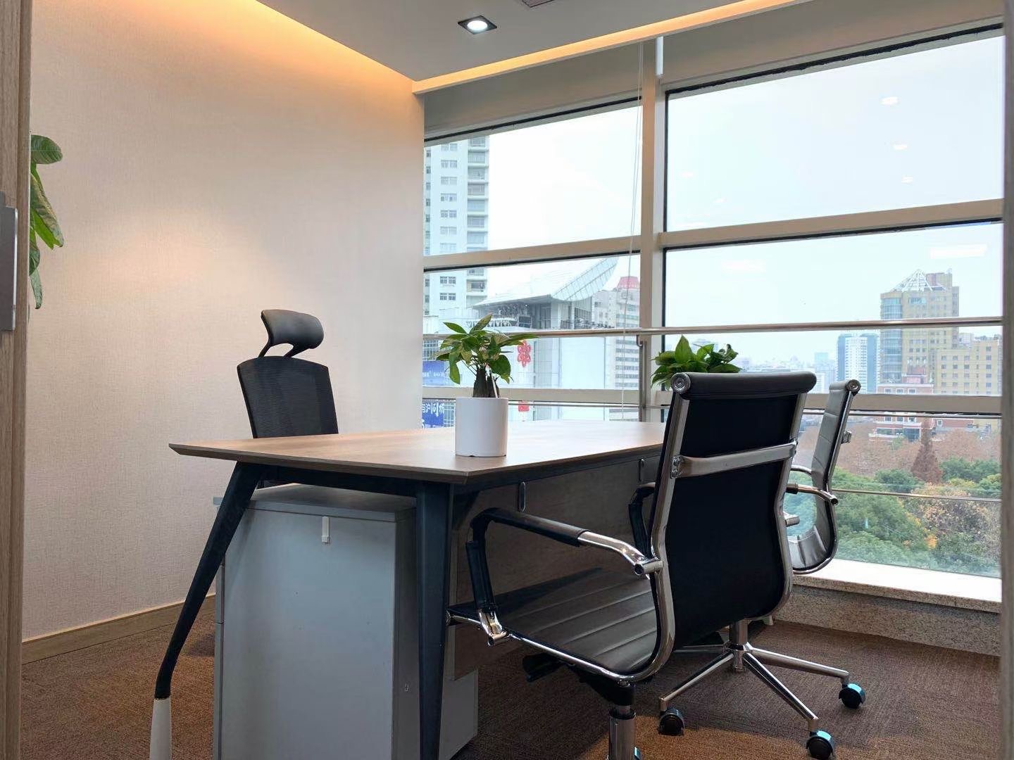 7-220513104005X1.jpg 源达大厦长寿路地铁站附近写字楼办公出租 中央空调精装修带家具 疫情期间价格好谈 可定制装修500平现房出租(图5)