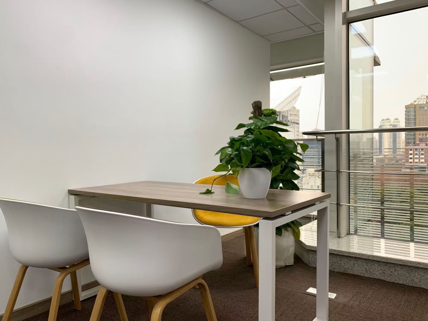 7-2205131040063J.jpg 源达大厦长寿路地铁站附近写字楼办公出租 中央空调精装修带家具 疫情期间价格好谈 可定制装修500平现房出租(图6)