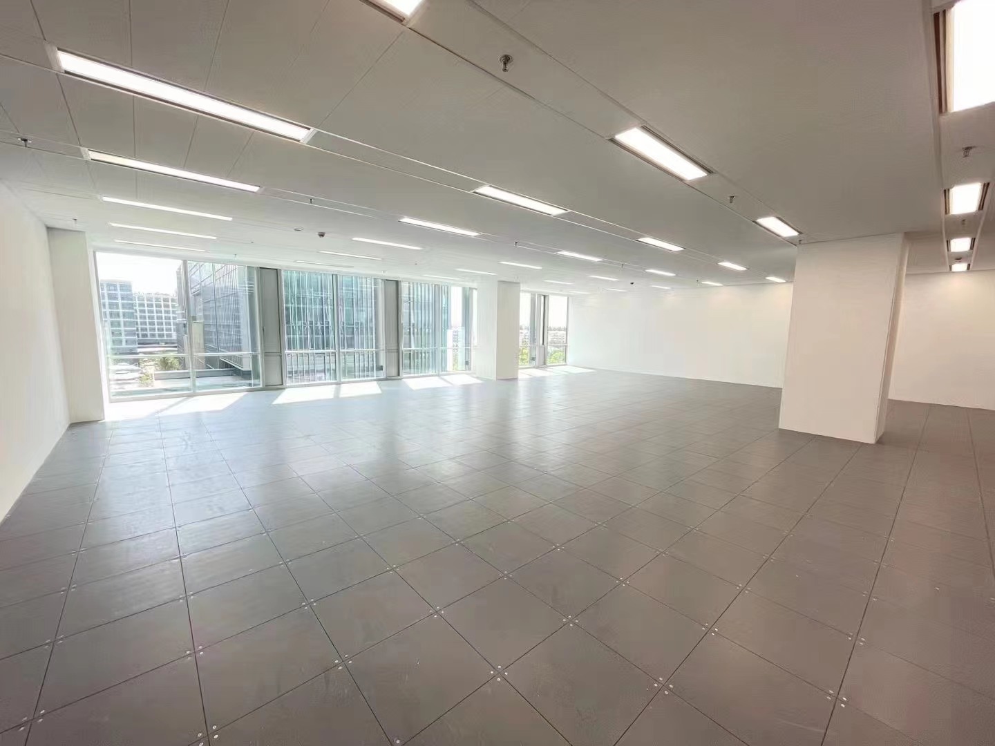 融信上坤中心1300平大平层可分割现房出租10号线航中路(图1)
