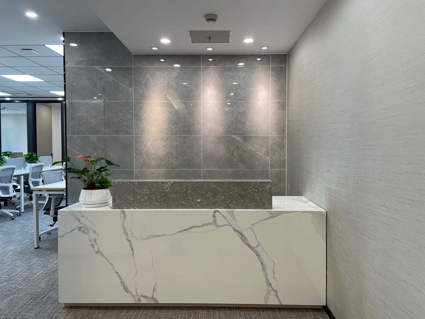 8-2205201G64a49.jpg 上海华盛大厦拎包入住338平(图2)