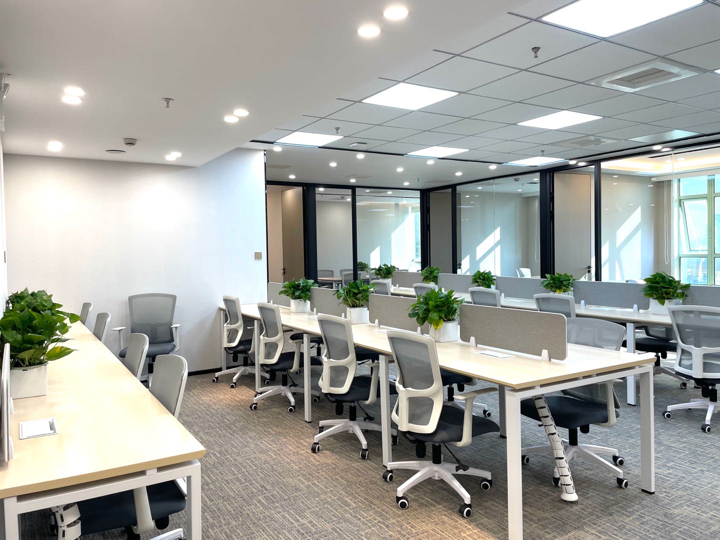 8-2205201GA0201.jpg 上海华盛大厦拎包入住338平(图10)