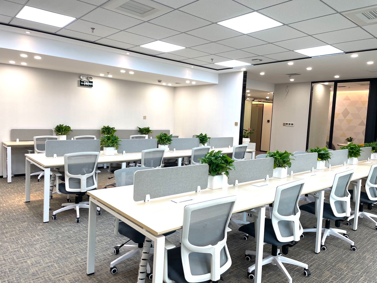 8-2205201GA0559.jpg 上海华盛大厦拎包入住338平(图6)