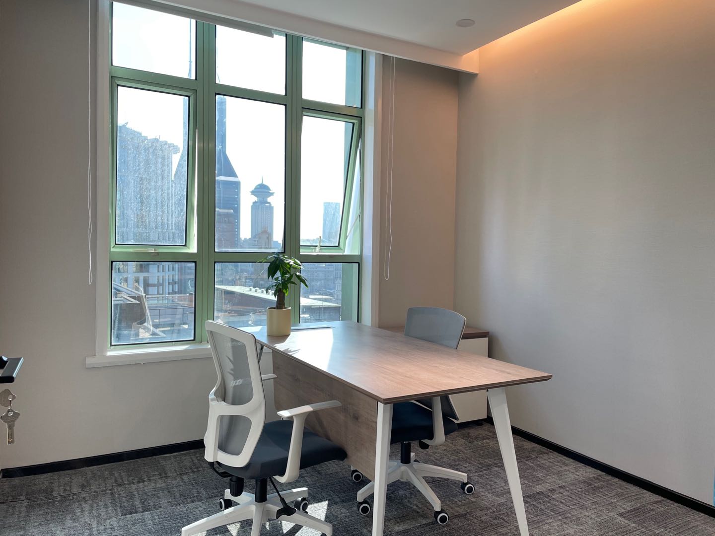 8-2205201GA0E2.jpg 上海华盛大厦拎包入住338平(图4)