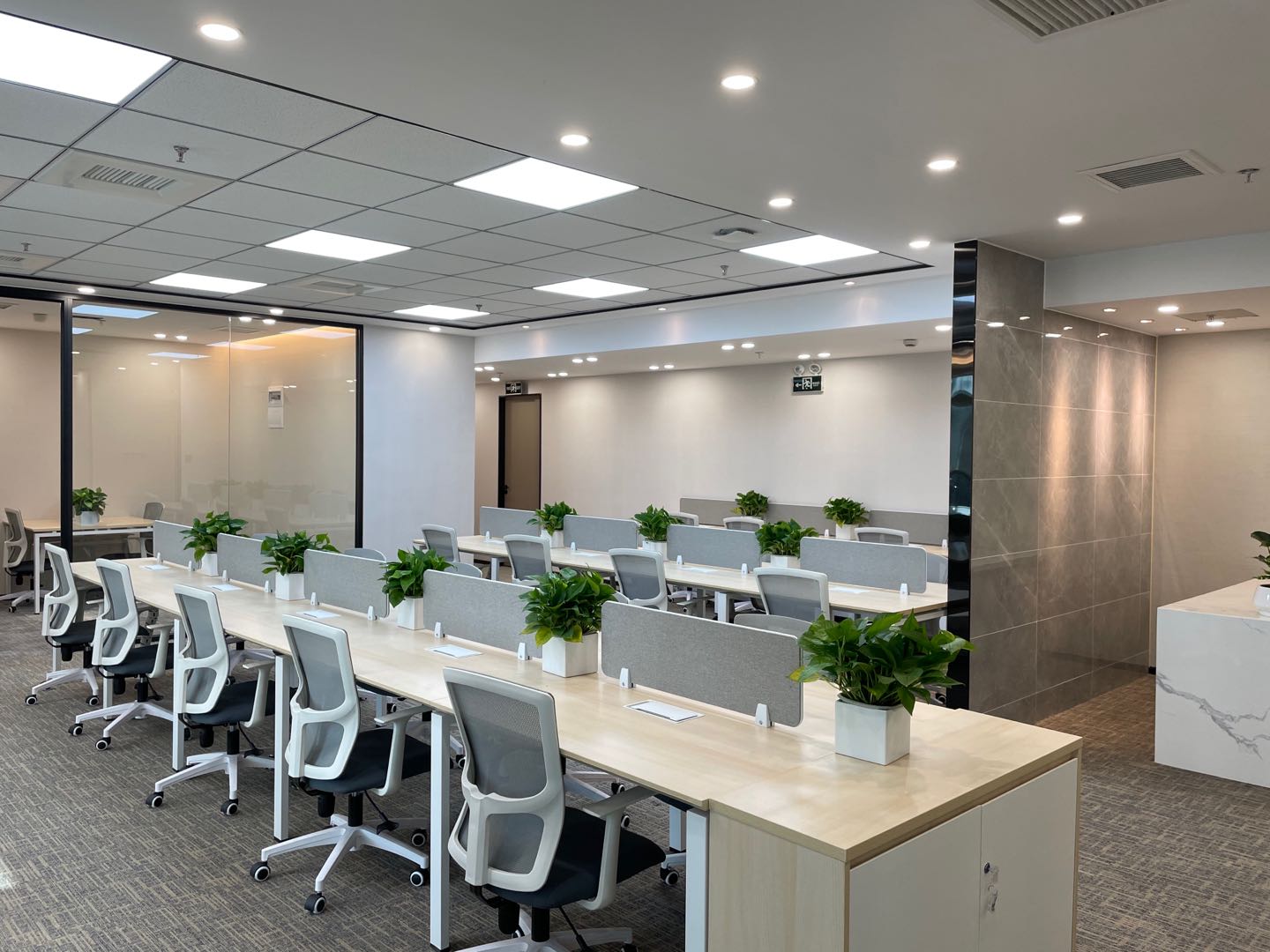 8-2205201GA1O6.jpg 上海华盛大厦拎包入住338平(图11)