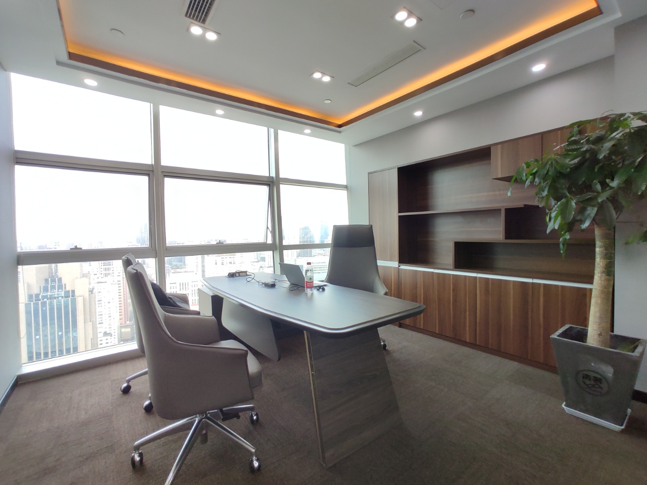 12-2205231FU2A9.jpg 静安写字楼出租,全新定制装修,珠江办公室全落地窗 ,配套齐全(图8)