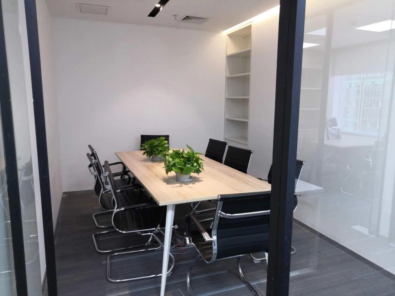 9-2205231T419434.jpg 人民广场港陆广场150平精装修带家具拎包入住(图4)