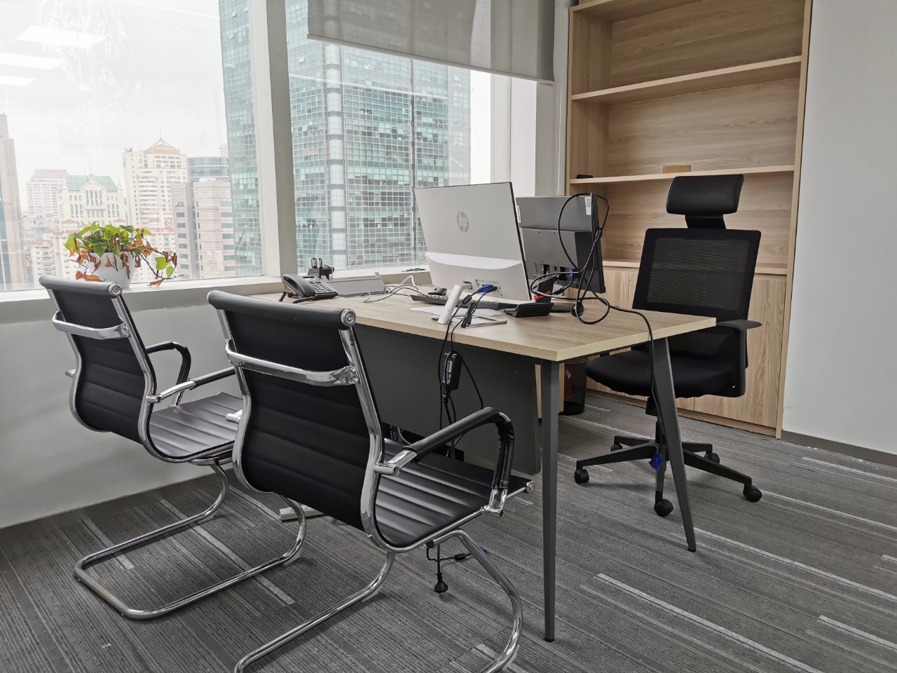 9-2205231T419648.jpg 人民广场港陆广场150平精装修带家具拎包入住(图5)