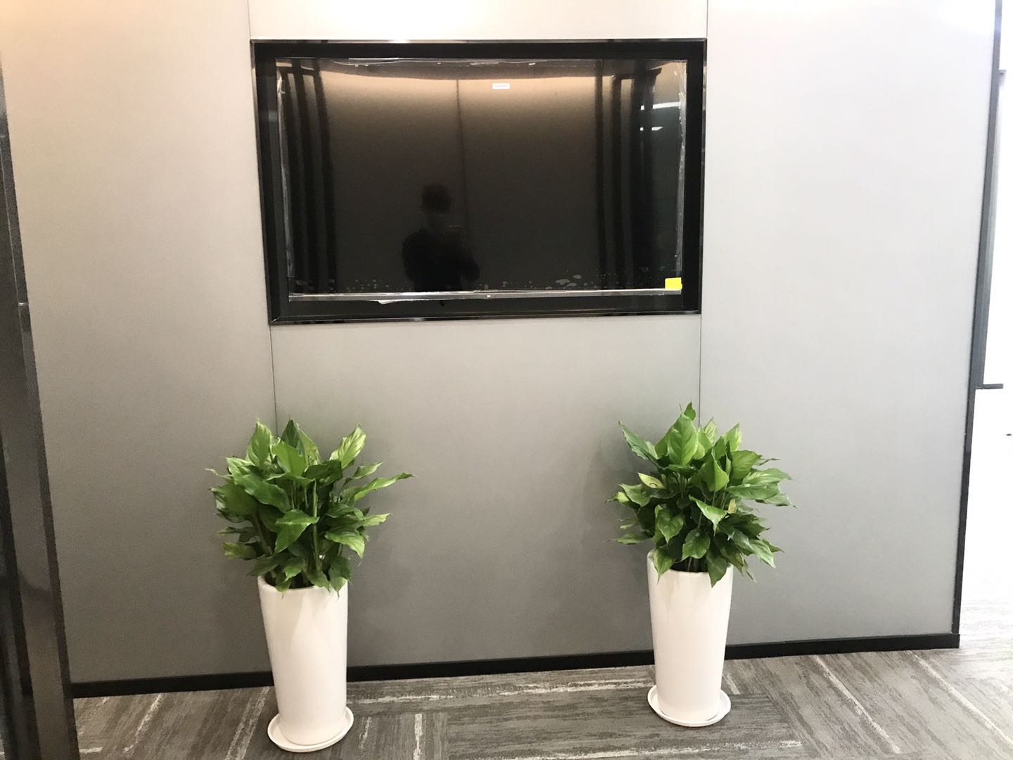 9-2205251QK1122.jpg 宜山路宏汇国际广场200平精装修带家具拎包入住(图1)