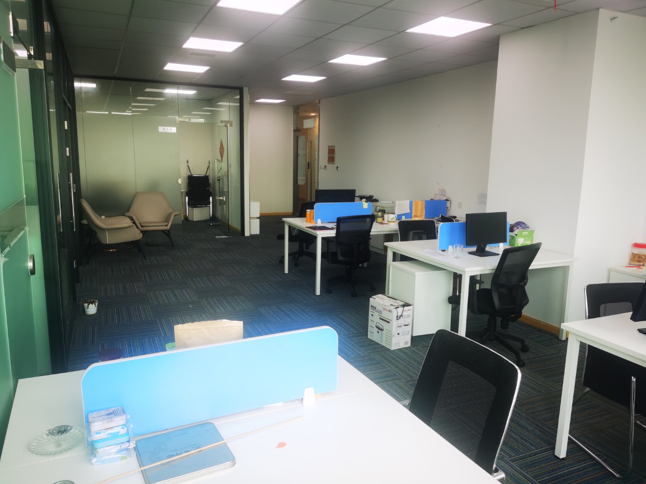 虹桥协信中心精装修配家具办公室出租(图3)